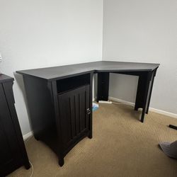 Black corner desk