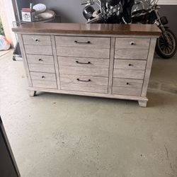 FREE DRESSER 
