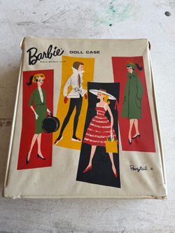 Barbie doll 961 case with Barbie doll and extra dresses