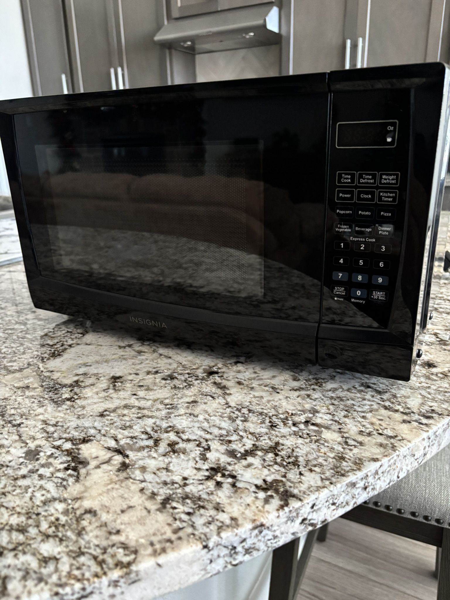 700 Watt Microwave 