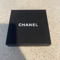 Chanel box