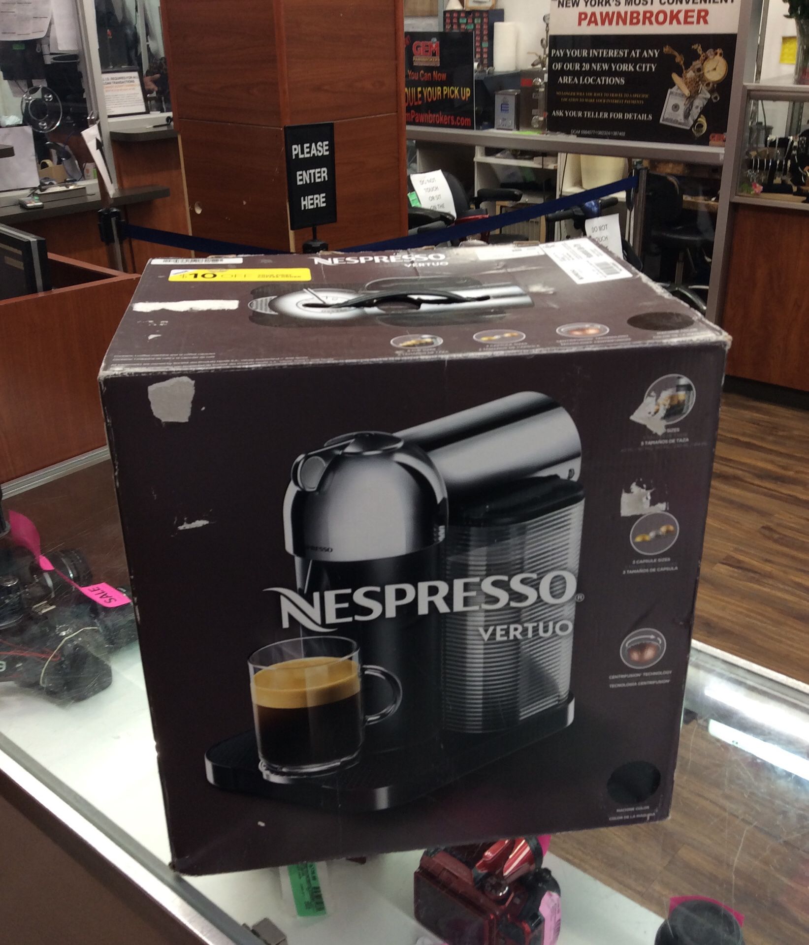 Nespresso Vertuo Pre-owned complete pristine condition!