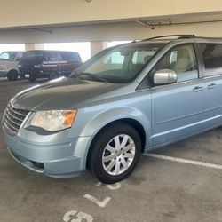 2008 Chrysler Town & Country