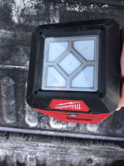Milwaukee M12 Light