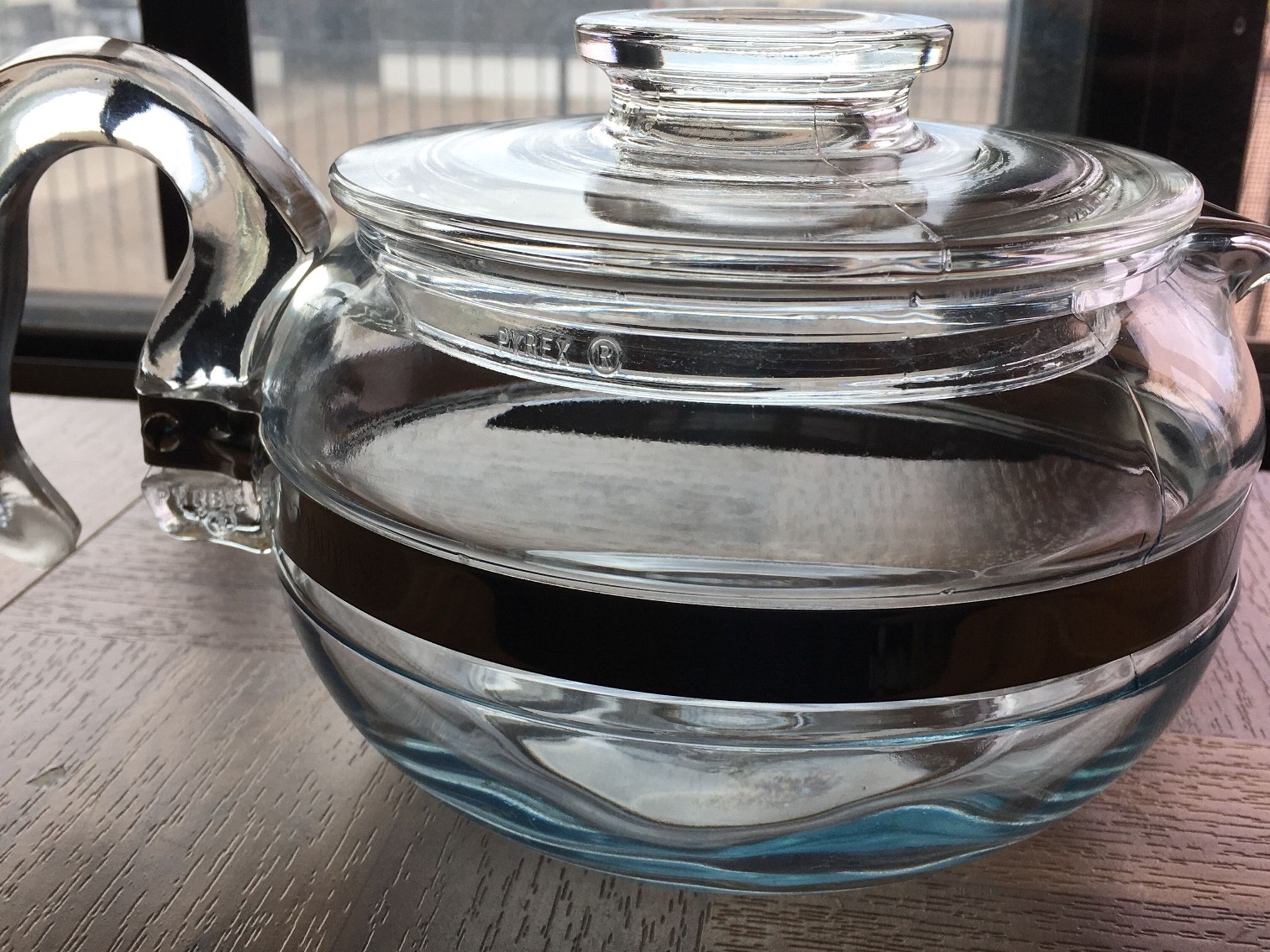 Vintage Pyrex 6 Cup Teapot (8446 B)