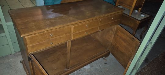 Vintage Ethan Allen Solid Maple Server / Buffet Sideboard with Silverware Drawer