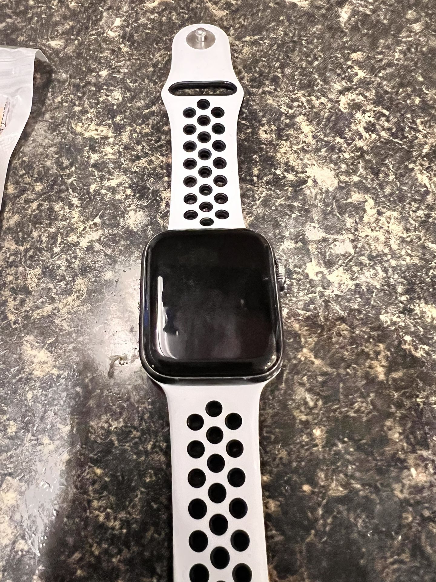 iWatch Series 5 44 mm w/cellular option and GPS 