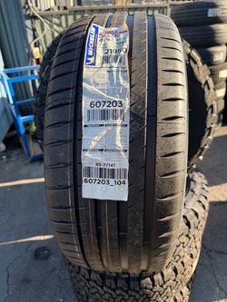 Michelin Pilot Sport 4 Tire 255/45R19 set of 4