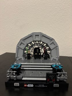Lego Star Wars Emperor’s Throne Room Diorama 75352