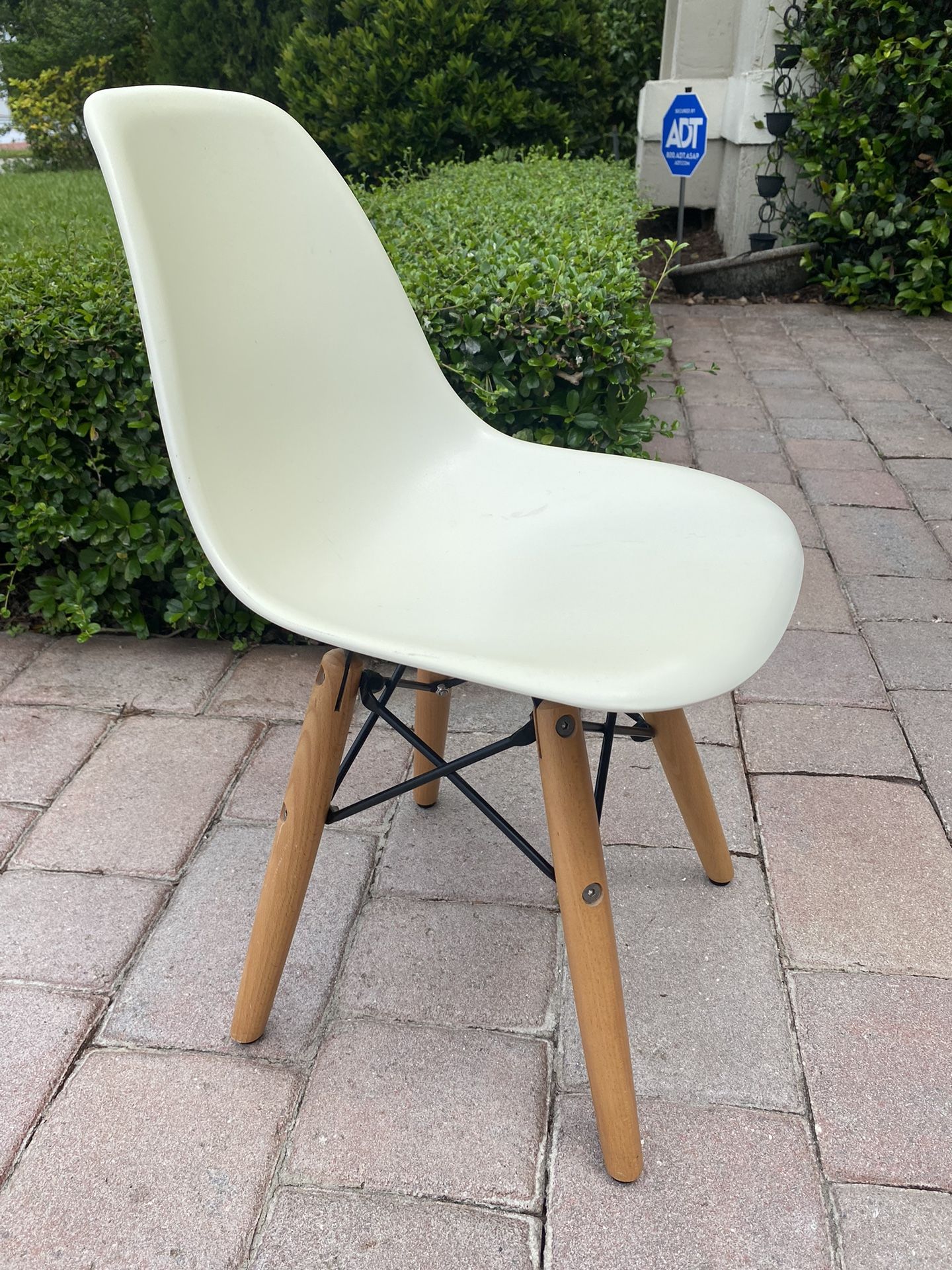 Modern Mid-Century Kids Chair