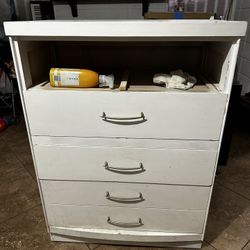 4 Drawer Dresser 