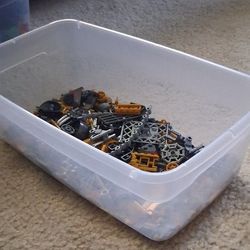 2 Lbs Sorted Gold/Silver LEGO Lot