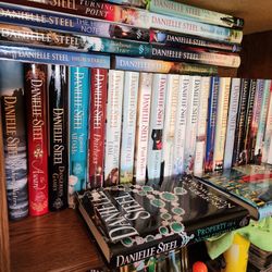 Danielle Steel Books - 113 