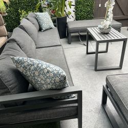 🌴🌴 Beautiful patio set in perfect condition with 5 pieces.