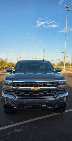 2017 Chevy Silverado 1500 LTZ Crew Cab – 5.3L V8