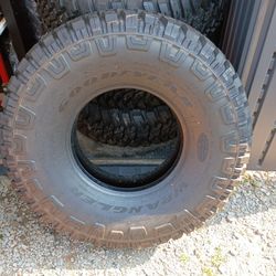 37 x 12.5 Goodyear Wrangler Tires