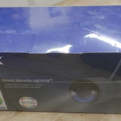 Lorex 4K Spotlight Indoor/Outdoor Wi-Fi 6 Security Camera NEW 