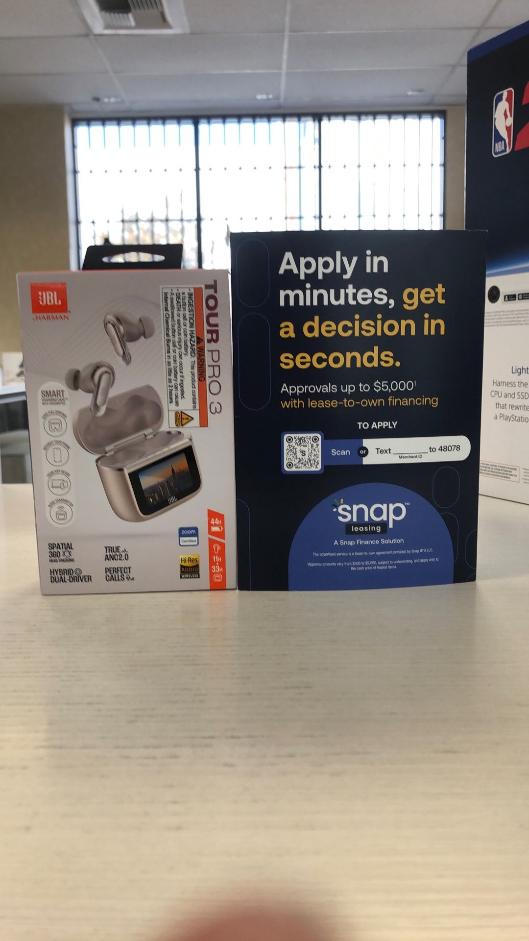 JBL Tour Pro TWS EARBUDS W/LCD CASE