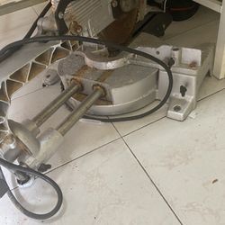 Sliding Compound Miter Saw