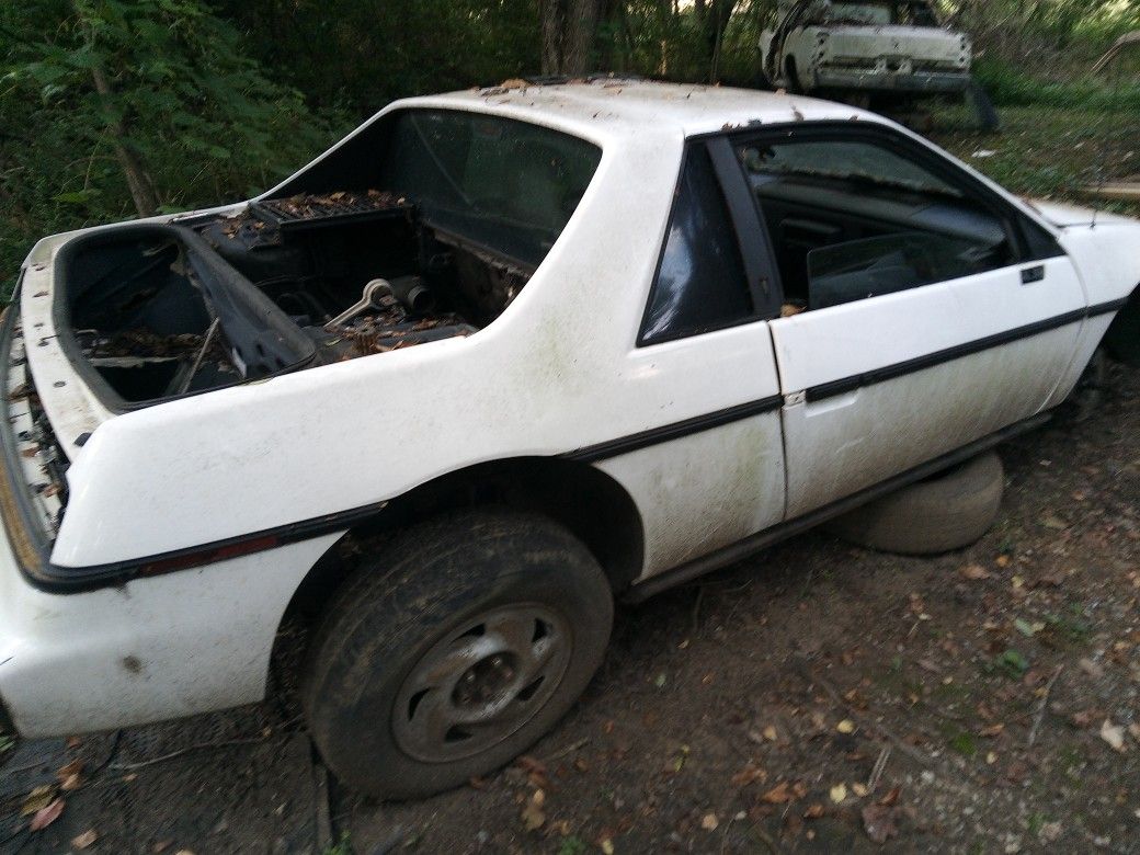 85 Fiero Parts Car No Engine Trans Or Title 250$