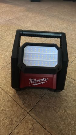 Milwaukee flood light