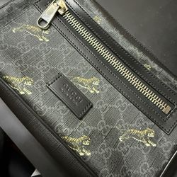 Gucci Supreme Tiger bag
