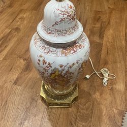 This is a beautiful Italian Art Nouveau table lamp, dating from the early 20th Century. The superb Lamp features yellow, orange...