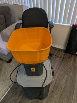 Electric Garden Shredder with Collection Bin