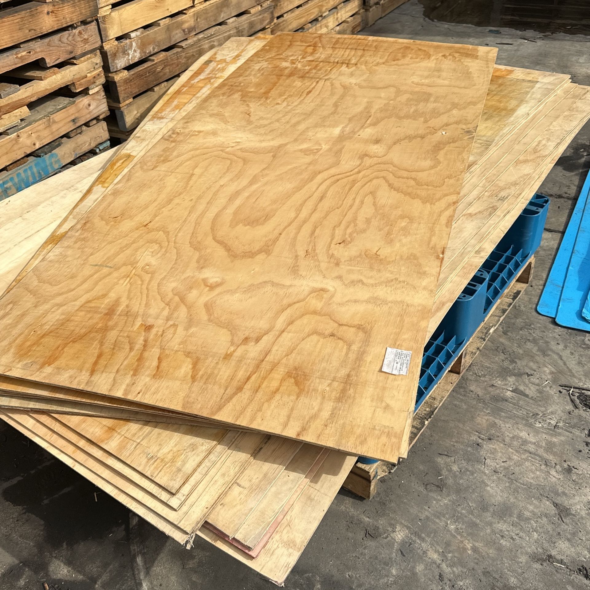 1/4 Plywood for Sale in Los Angeles, CA - OfferUp