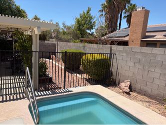 Pool safety gate