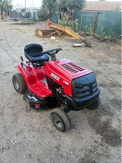 Huskee Lt3800 riding mower -38” inch