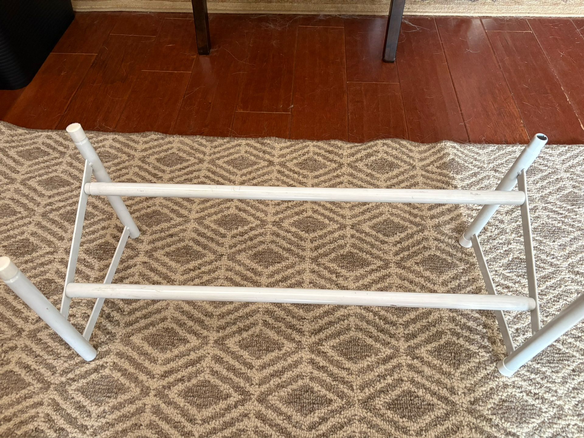 Simple Extendable Shoe Rack