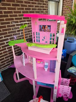 Barbie doll/house Lot! Pre-owned in fair to great condition!