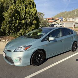 2014 Toyota Prius Plug-In Hybrid 