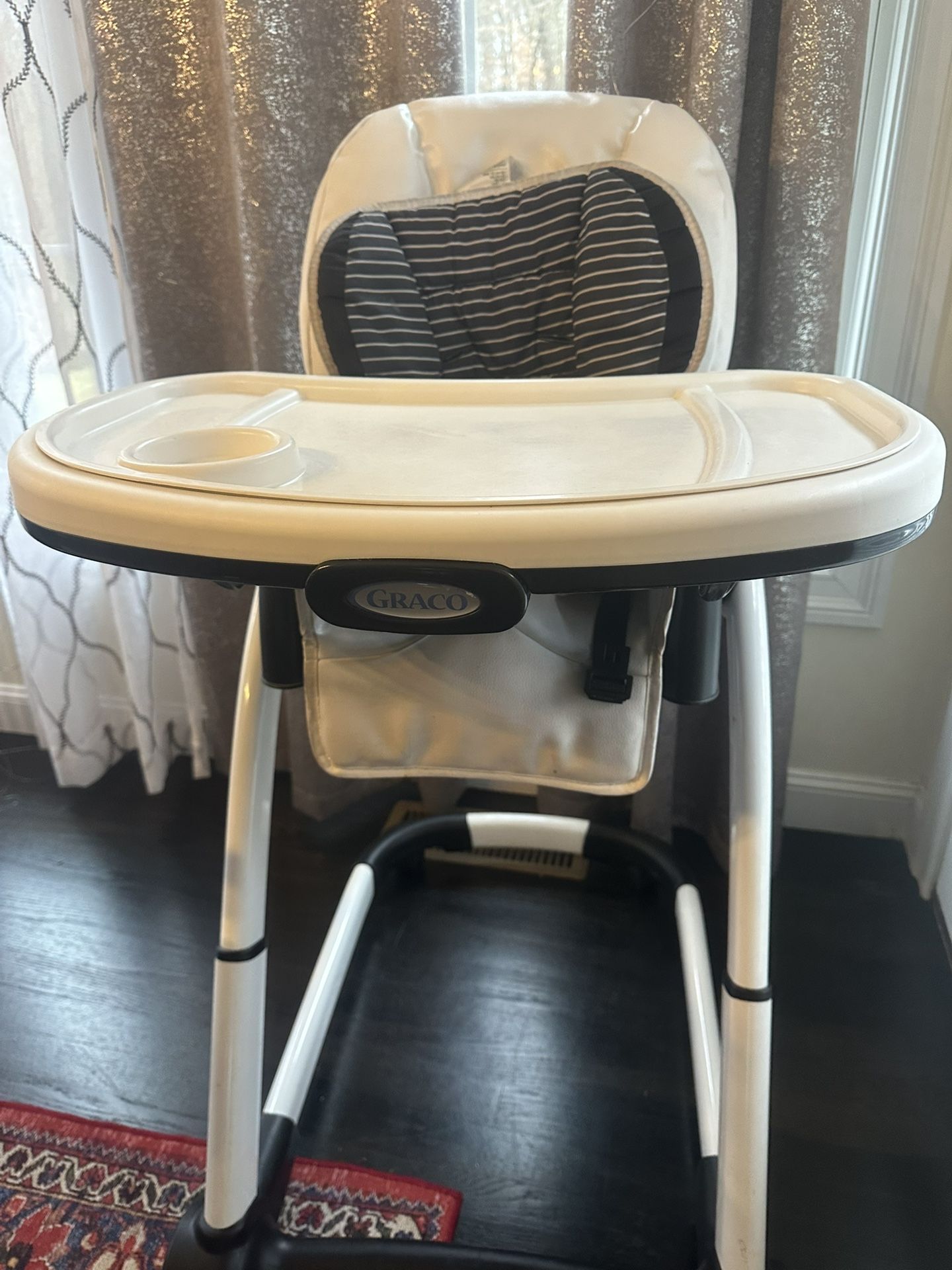 Gracie High Chair In Great Condition