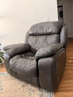 Flexsteel Leather Power Recliner Chair – Working Motor, Great Condition.