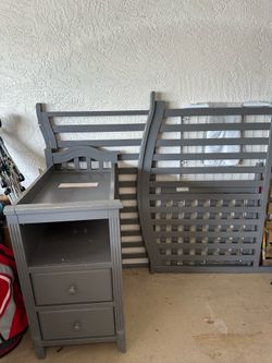 Baby crib with changer