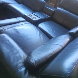 SECTIONAL GENUINE LEATHER RECLINER ELECTRIC LEATHER BLACK COLOR.. DELIVERY SERVICE AVAILABLE 💥🚚💥