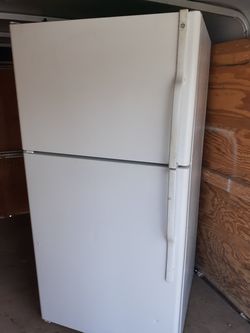 Refri grande en buenas condiciones