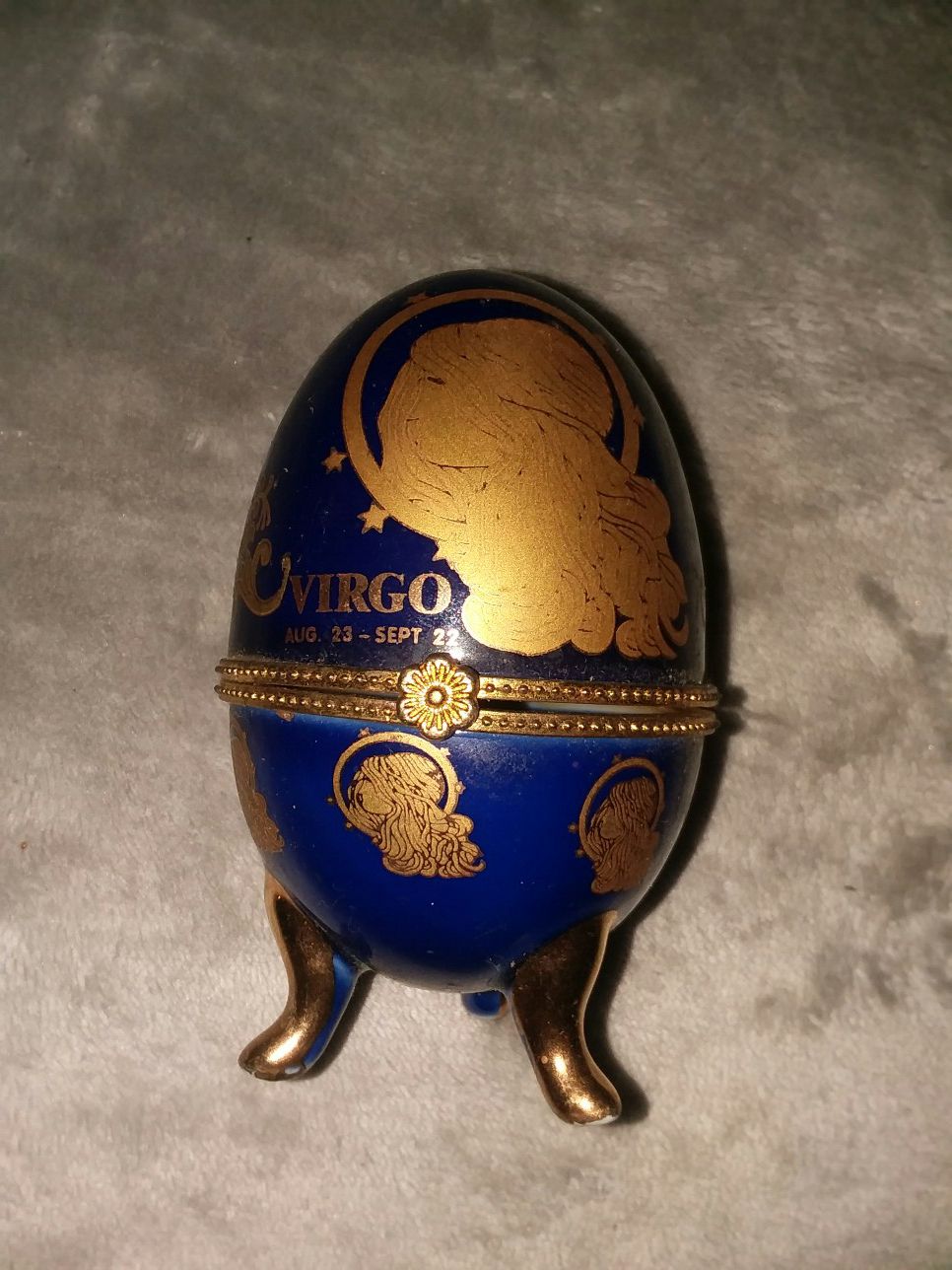 Virgo glass collectible egg