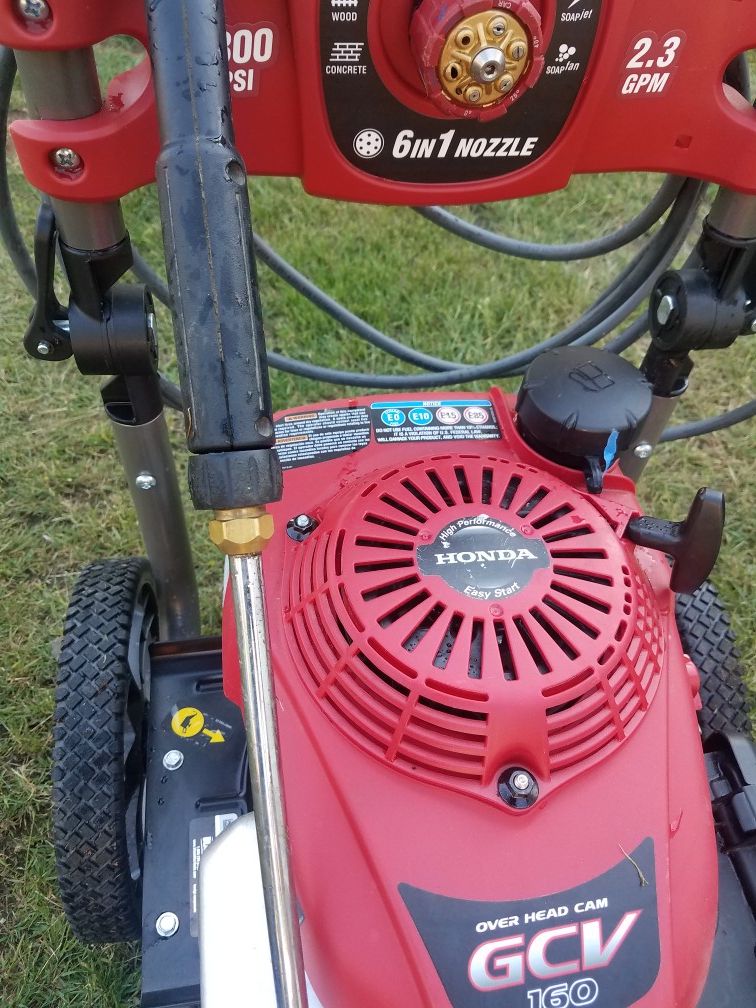 Black Max 2,800 PSI Gasoline Pressure Washer Powered by Honda for