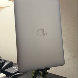 💻 MacBook Air Late 2010 – Great Condition + Ready to Use 💻
