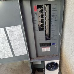200 Amps Panel