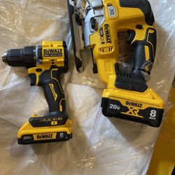 Dewalt Jig Saw Xr Y Drill Con Baterias 8. 0 Y 2.0 Nuevos