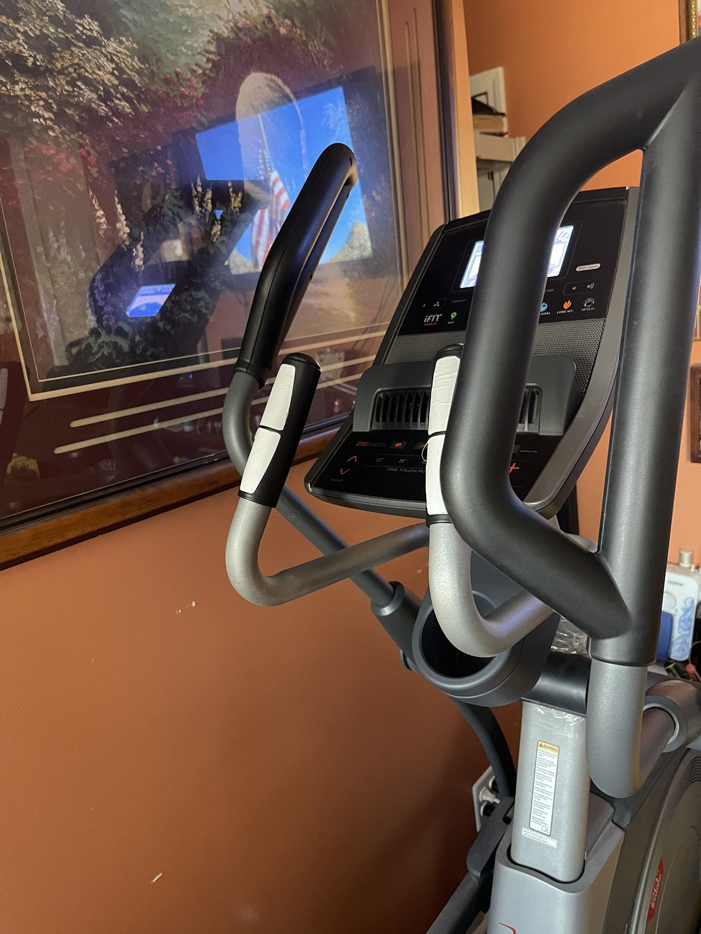 Free motion Eliptical Used One Month