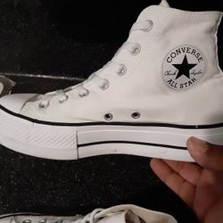 Converse Platform womens 8 Great Condition 