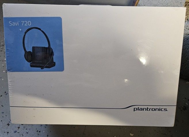 Brand New Plantronics Poly Savi 720 Headset Bluetooth