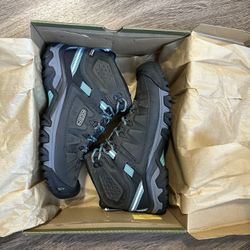 Size 10 Woman Keen Hiking Boots