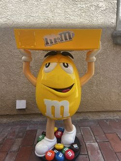 M&M Yellow Character Candy Store Display 