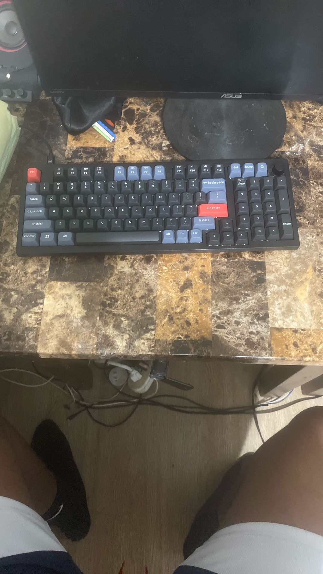 keychron keyboard with built in LED